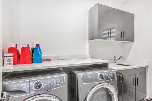 1448 25 Street, Edmonton, AB - Indoor Photo Showing Laundry Room