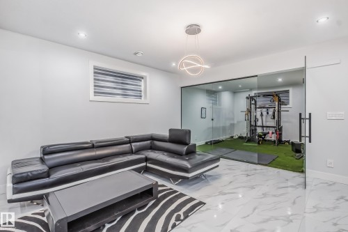 1448 25 Street, Edmonton, AB - Indoor