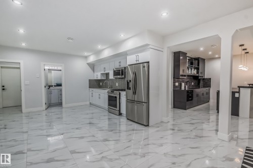 1448 25 Street, Edmonton, AB - Indoor Photo Showing Kitchen
