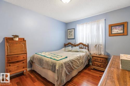 454 Ormsby Road W, Edmonton, AB - Indoor Photo Showing Bedroom