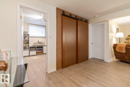 454 Ormsby Road W, Edmonton, AB - Indoor