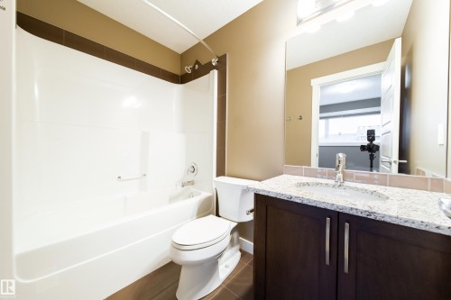 122 401 Southfork Drive, Leduc, AB - Indoor Photo Showing Bathroom