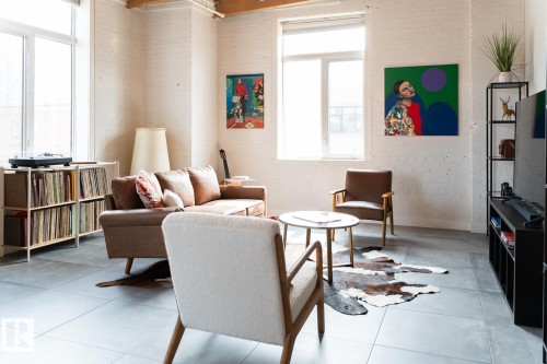 208 10309 107 Street, Edmonton, AB - Indoor