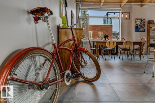 208 10309 107 Street, Edmonton, AB - Indoor