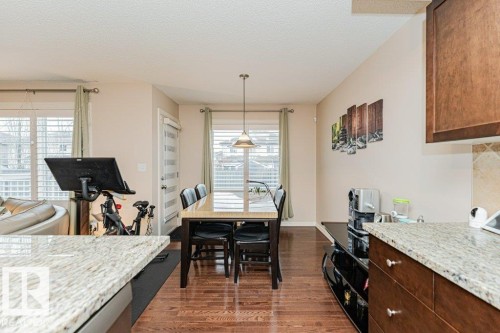 2423 Casselman Crescent, Edmonton, AB - Indoor Photo Showing Dining Room