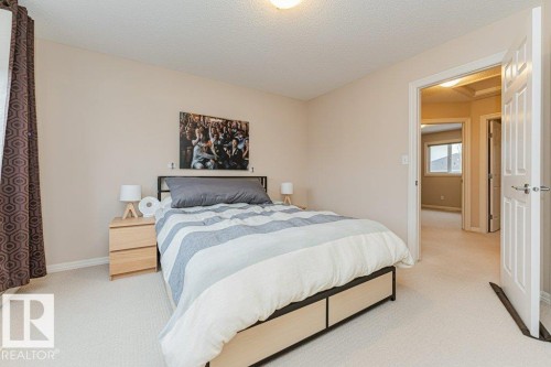 2423 Casselman Crescent, Edmonton, AB - Indoor Photo Showing Bedroom