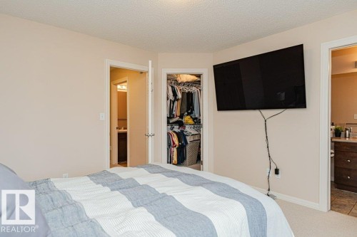 2423 Casselman Crescent, Edmonton, AB - Indoor Photo Showing Bedroom