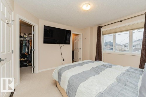 2423 Casselman Crescent, Edmonton, AB - Indoor Photo Showing Bedroom