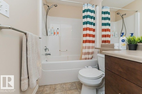 2423 Casselman Crescent, Edmonton, AB - Indoor Photo Showing Bathroom