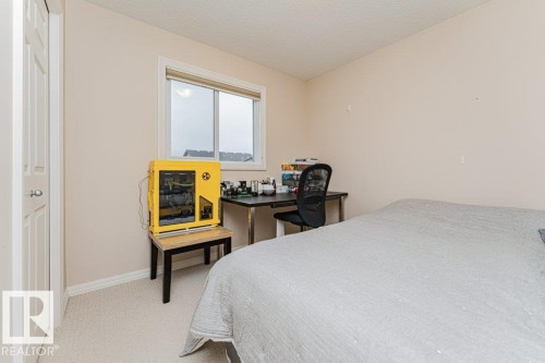 2423 Casselman Crescent, Edmonton, AB - Indoor Photo Showing Bedroom