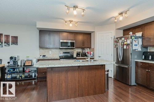 2423 Casselman Crescent, Edmonton, AB - Indoor Photo Showing Kitchen