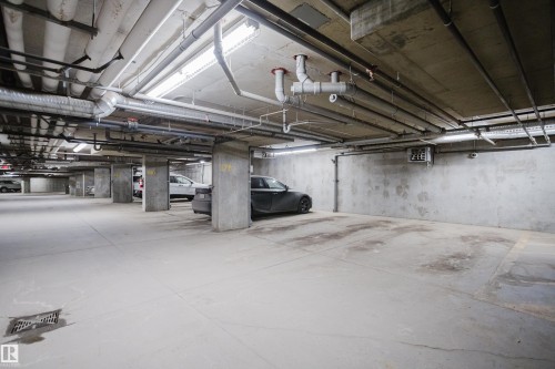 119 1510 Watt Drive, Edmonton, AB - Indoor Photo Showing Garage