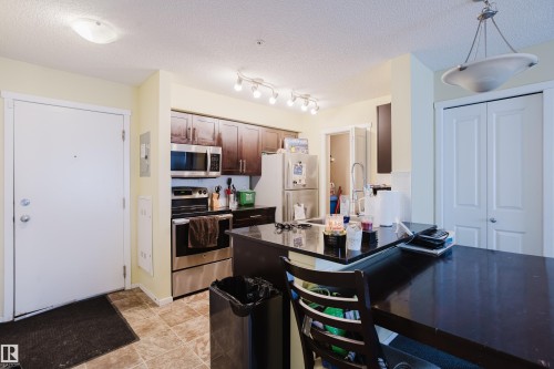 119 1510 Watt Drive, Edmonton, AB - Indoor Photo Showing Kitchen