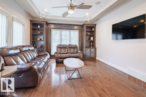 6111 56 Avenue, Beaumont, AB - Indoor Photo Showing Living Room