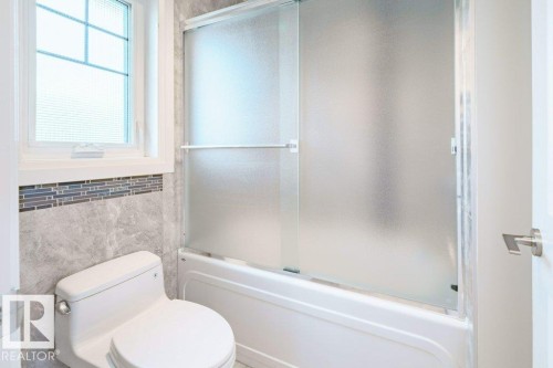 6111 56 Avenue, Beaumont, AB - Indoor Photo Showing Bathroom