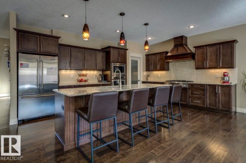 1005 Downey Way, Edmonton, AB - Indoor Photo Showing Kitchen With Upgraded Kitchen
