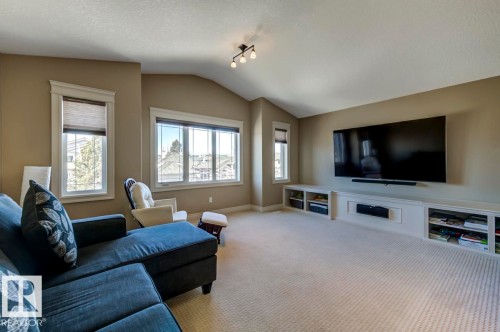 1005 Downey Way, Edmonton, AB - Indoor Photo Showing Living Room