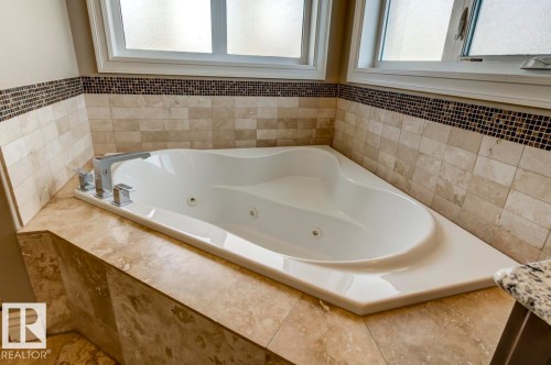1005 Downey Way, Edmonton, AB - Indoor Photo Showing Bathroom