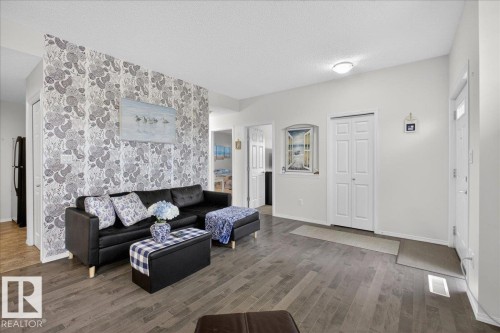 17 1179 Summerside Drive, Edmonton, AB - Indoor Photo Showing Living Room