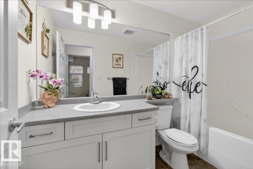 17 1179 Summerside Drive, Edmonton, AB - Indoor Photo Showing Bathroom
