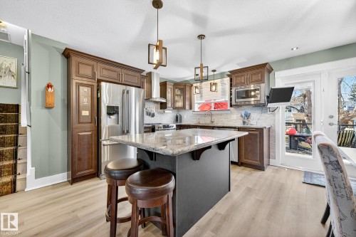4664 16A Avenue, Edmonton, AB - Indoor Photo Showing Kitchen With Upgraded Kitchen