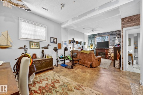 4664 16A Avenue, Edmonton, AB - Indoor