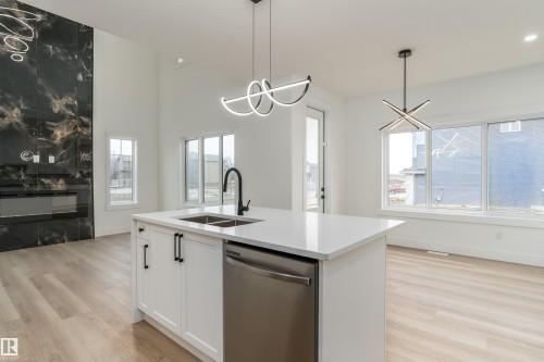 804 Elderberry Crest, Edmonton, AB - Indoor Photo Showing Kitchen With Double Sink