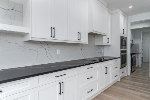 804 Elderberry Crest, Edmonton, AB - Indoor Photo Showing Kitchen