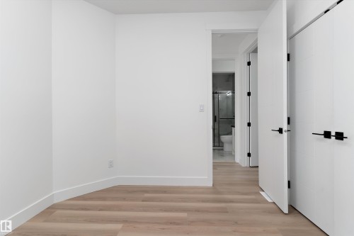 804 Elderberry Crest, Edmonton, AB - Indoor Photo Showing Other Room