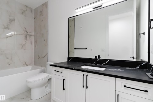 804 Elderberry Crest, Edmonton, AB - Indoor Photo Showing Bathroom