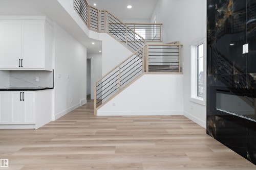 804 Elderberry Crest, Edmonton, AB - Indoor Photo Showing Other Room