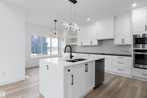 804 Elderberry Crest, Edmonton, AB - Indoor Photo Showing Kitchen With Double Sink With Upgraded Kitchen