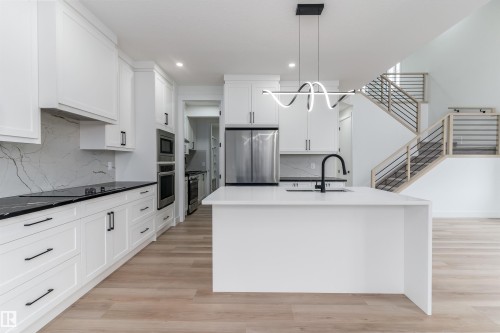 804 Elderberry Crest, Edmonton, AB - Indoor Photo Showing Kitchen With Upgraded Kitchen
