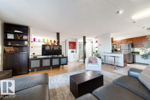 1007 9028 Jasper Avenue, Edmonton, AB - Indoor Photo Showing Living Room