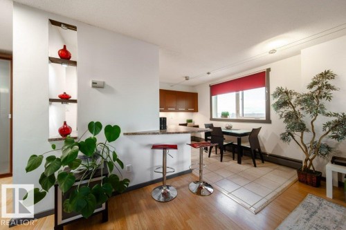 1007 9028 Jasper Avenue, Edmonton, AB - Indoor