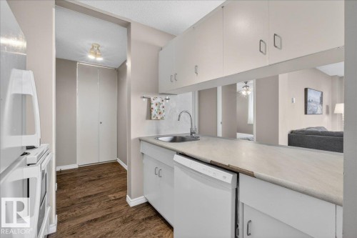 1306 11007 83 Avenue, Edmonton, AB - Indoor Photo Showing Kitchen