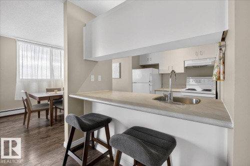 1306 11007 83 Avenue, Edmonton, AB - Indoor Photo Showing Kitchen