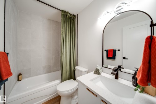 17751 95 Street, Edmonton, AB - Indoor Photo Showing Bathroom