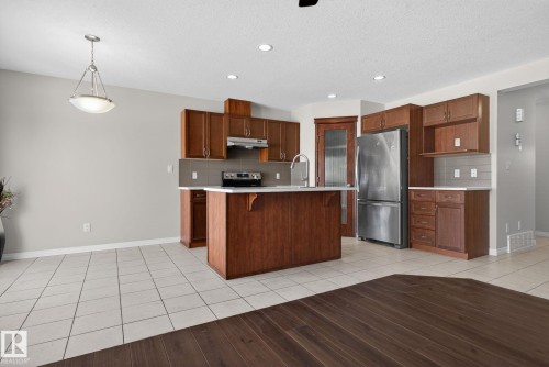 5258 20 Avenue, Edmonton, AB - Indoor Photo Showing Kitchen