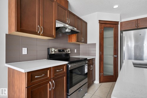 5258 20 Avenue, Edmonton, AB - Indoor Photo Showing Kitchen With Upgraded Kitchen