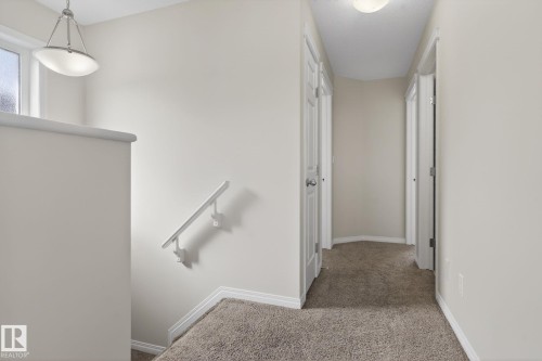 5258 20 Avenue, Edmonton, AB - Indoor Photo Showing Other Room