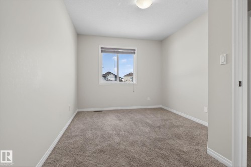 5258 20 Avenue, Edmonton, AB - Indoor Photo Showing Other Room