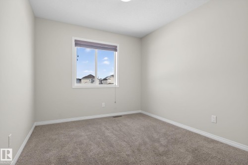 5258 20 Avenue, Edmonton, AB - Indoor Photo Showing Other Room