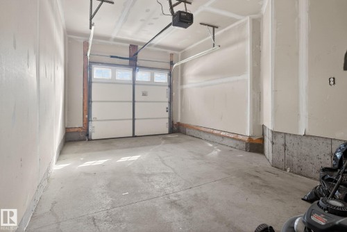 5258 20 Avenue, Edmonton, AB - Indoor Photo Showing Garage