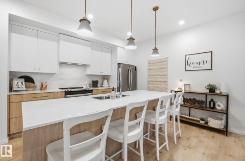 48 Riverhill Crescent, St. Albert, AB - Indoor Photo Showing Kitchen With Double Sink With Upgraded Kitchen