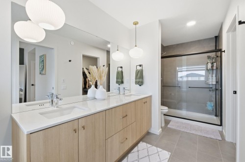 48 Riverhill Crescent, St. Albert, AB - Indoor Photo Showing Bathroom