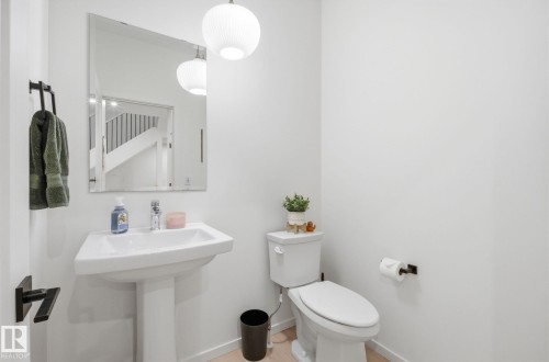 48 Riverhill Crescent, St. Albert, AB - Indoor Photo Showing Bathroom
