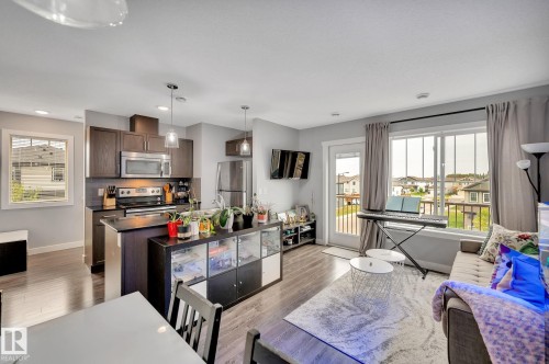 10 1530 Tamarack Boulevard, Edmonton, AB - Indoor