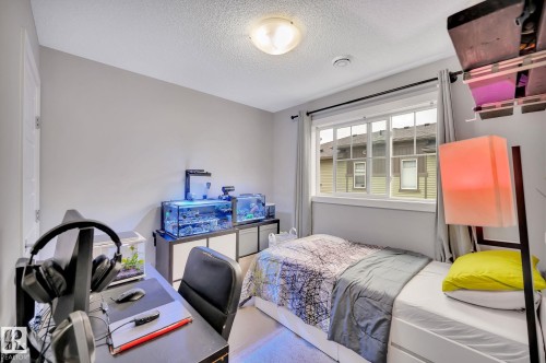10 1530 Tamarack Boulevard, Edmonton, AB - Indoor Photo Showing Bedroom