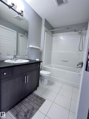 10 1530 Tamarack Boulevard, Edmonton, AB - Indoor Photo Showing Bathroom